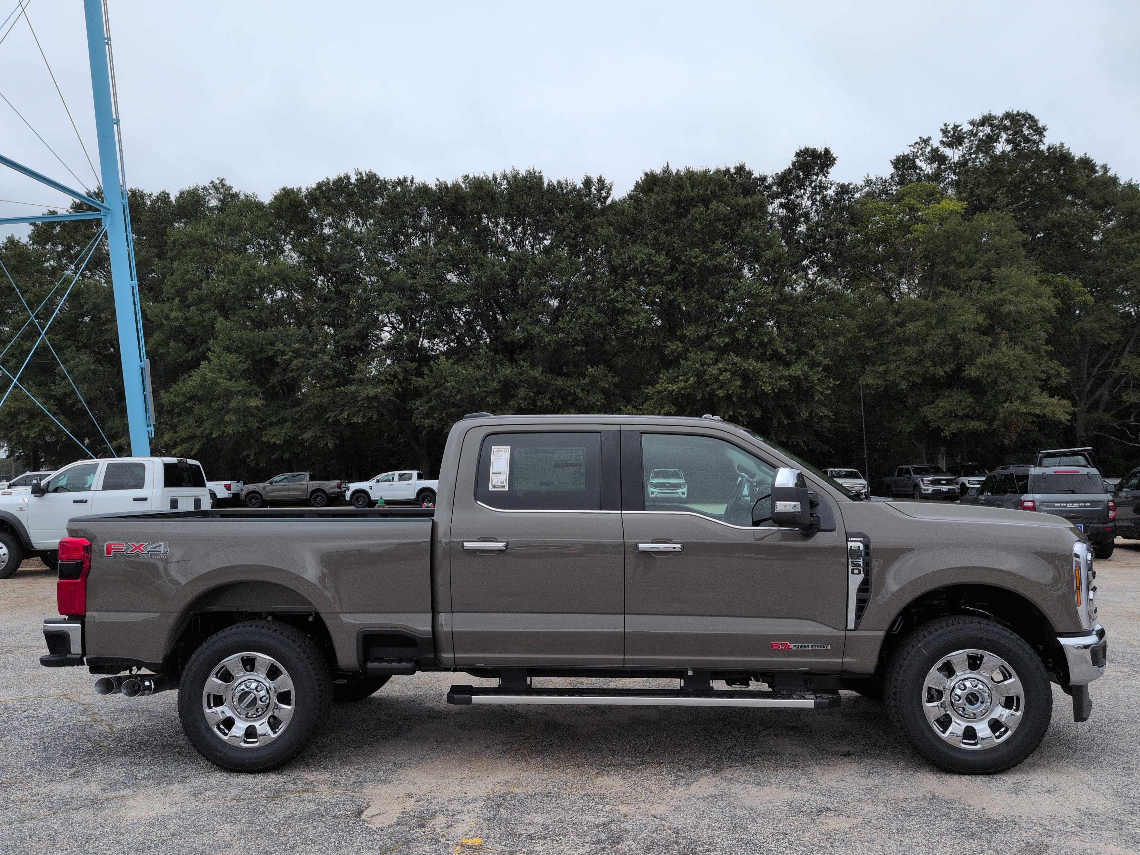 New 2027 Ford Super Duty F-250 SRW LARIAT TRUCK