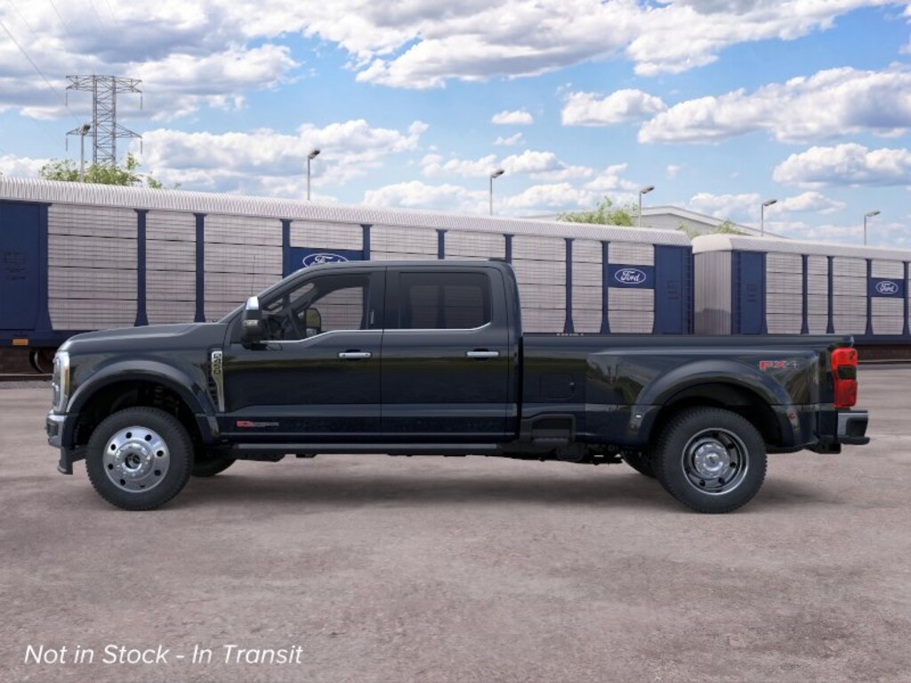 New 2026 Ford Super Duty F-450 DRW Lariat