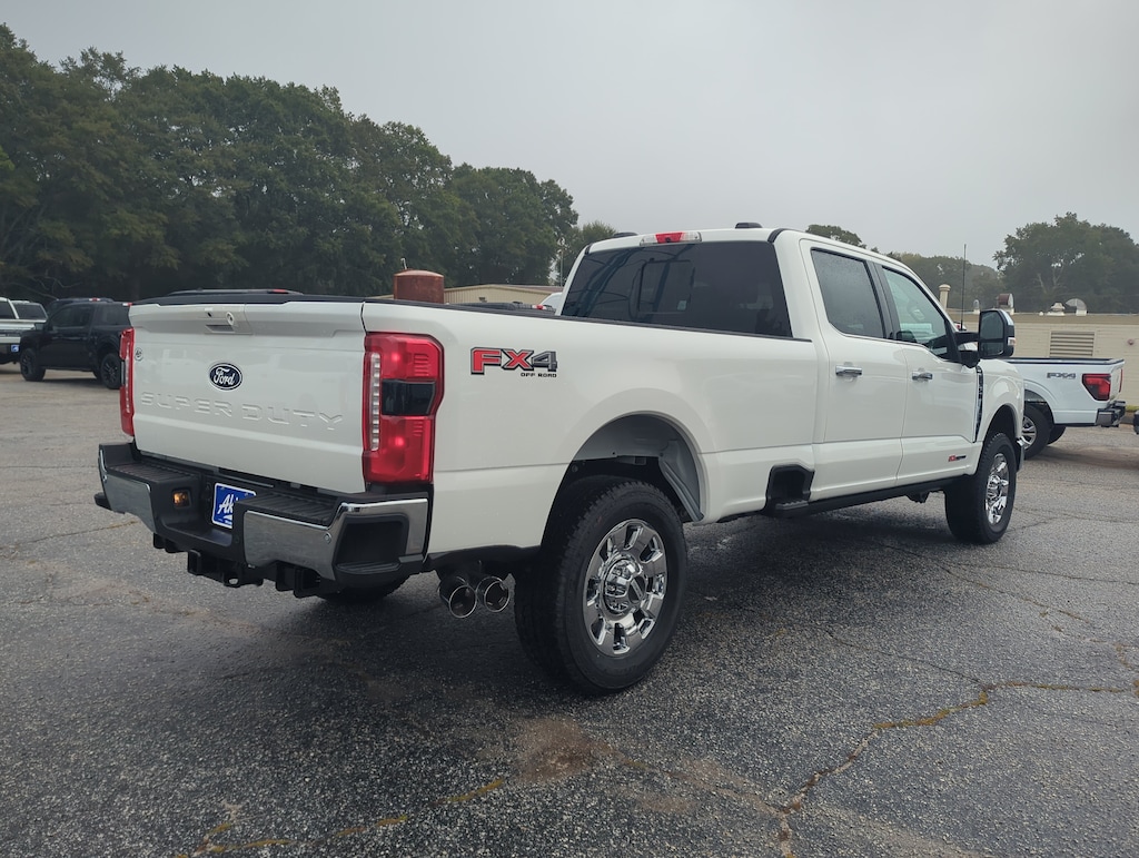 New 2027 Ford Super Duty F-350 SRW LARIAT TRUCK