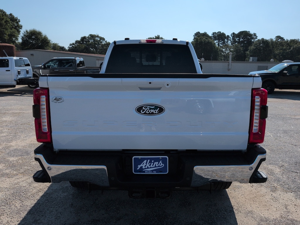 New 2027 Ford Super Duty F-350 SRW LARIAT TRUCK