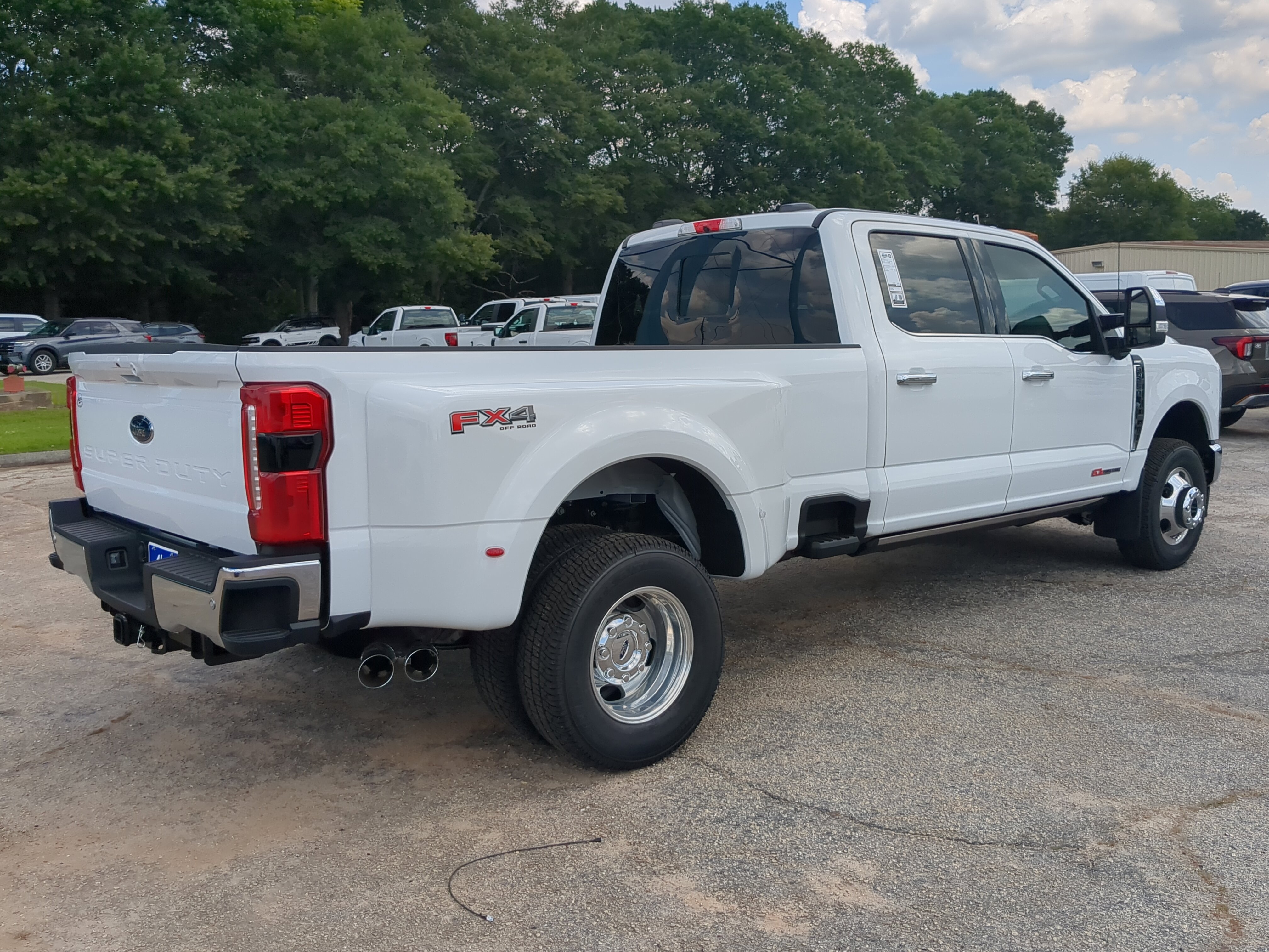 New 2026 Ford Super Duty F-350 DRW LARIAT TRUCK