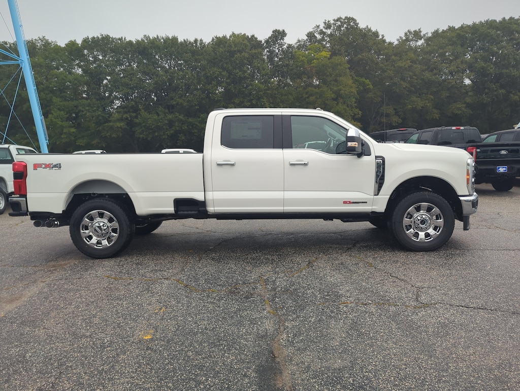 New 2027 Ford Super Duty F-350 SRW LARIAT TRUCK