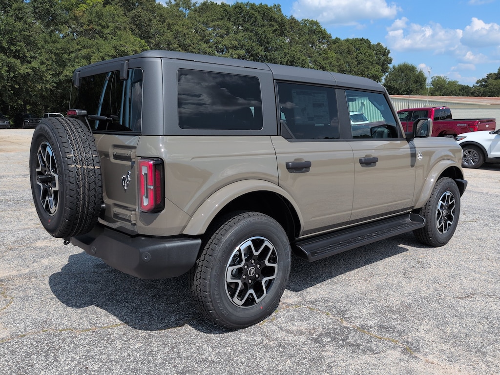 New 2026 Ford Bronco Outer Banks SUV
