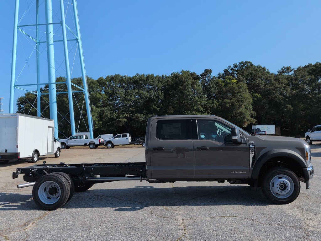 New 2027 Ford Super Duty F-450 DRW XLT TRUCK
