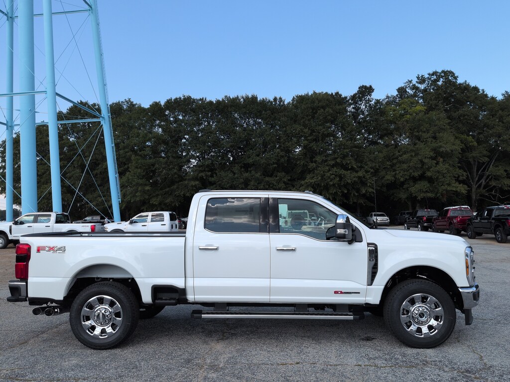 New 2027 Ford Super Duty F-250 SRW LARIAT TRUCK