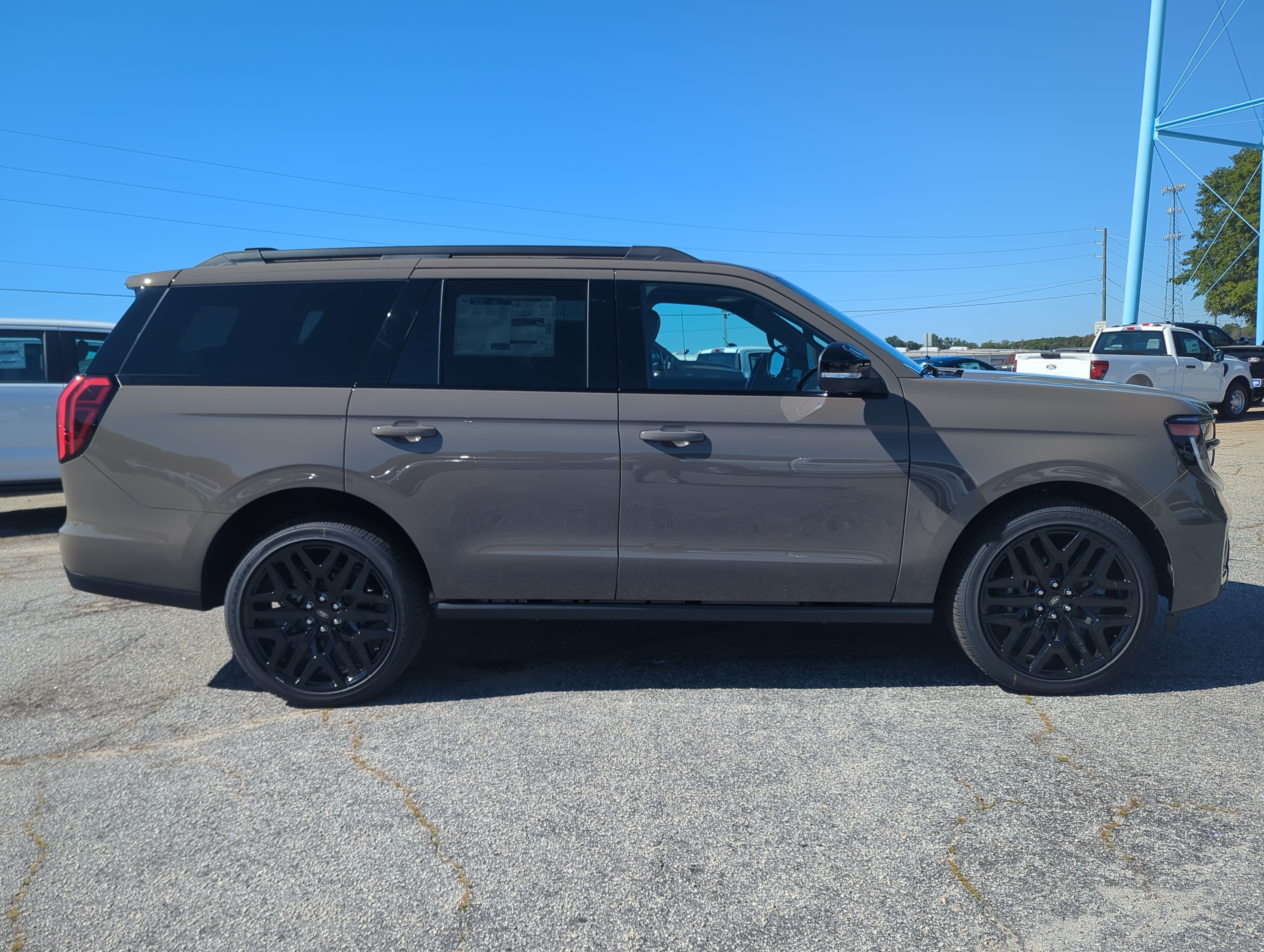 New 2027 Ford Expedition Platinum SUV