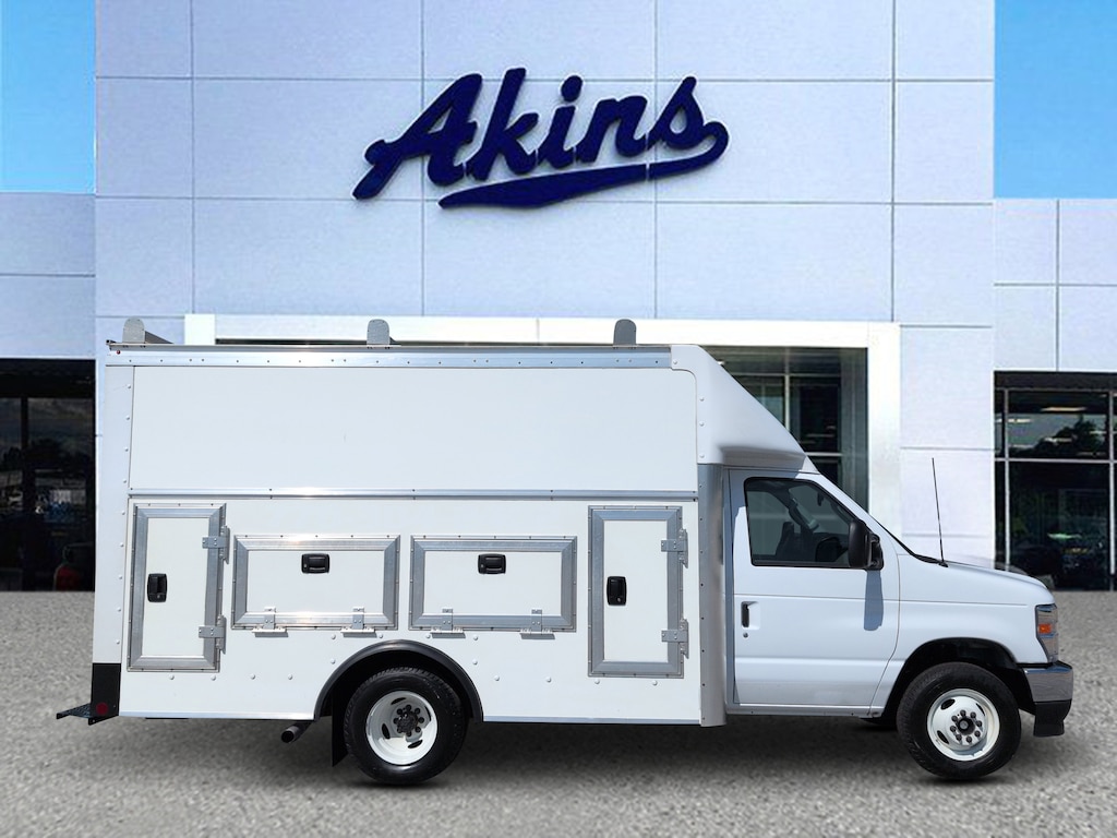 Used 2025 Ford Econoline 350 Cutaway Chassis Truck