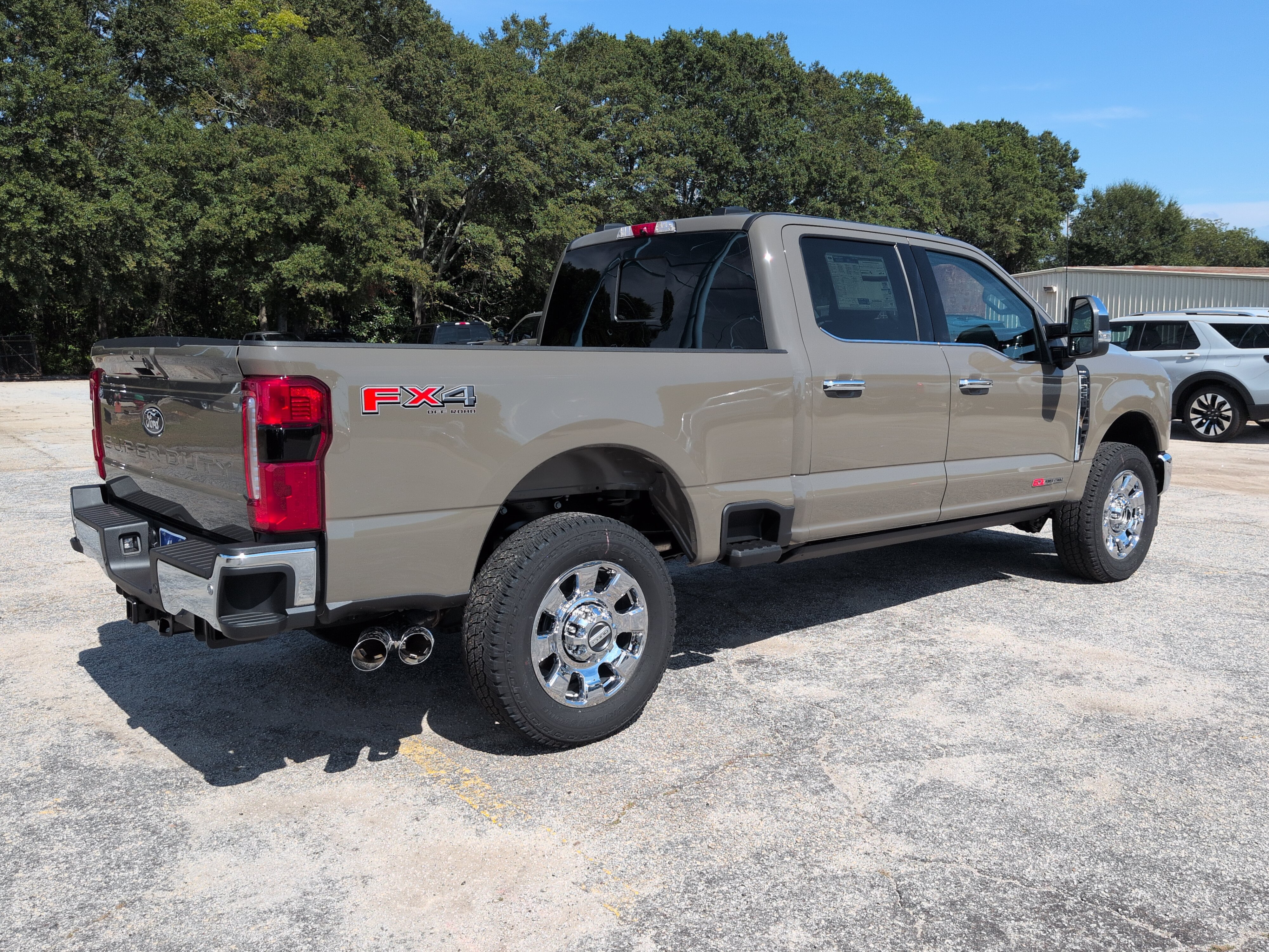 New 2027 Ford Super Duty F-250 SRW LARIAT TRUCK