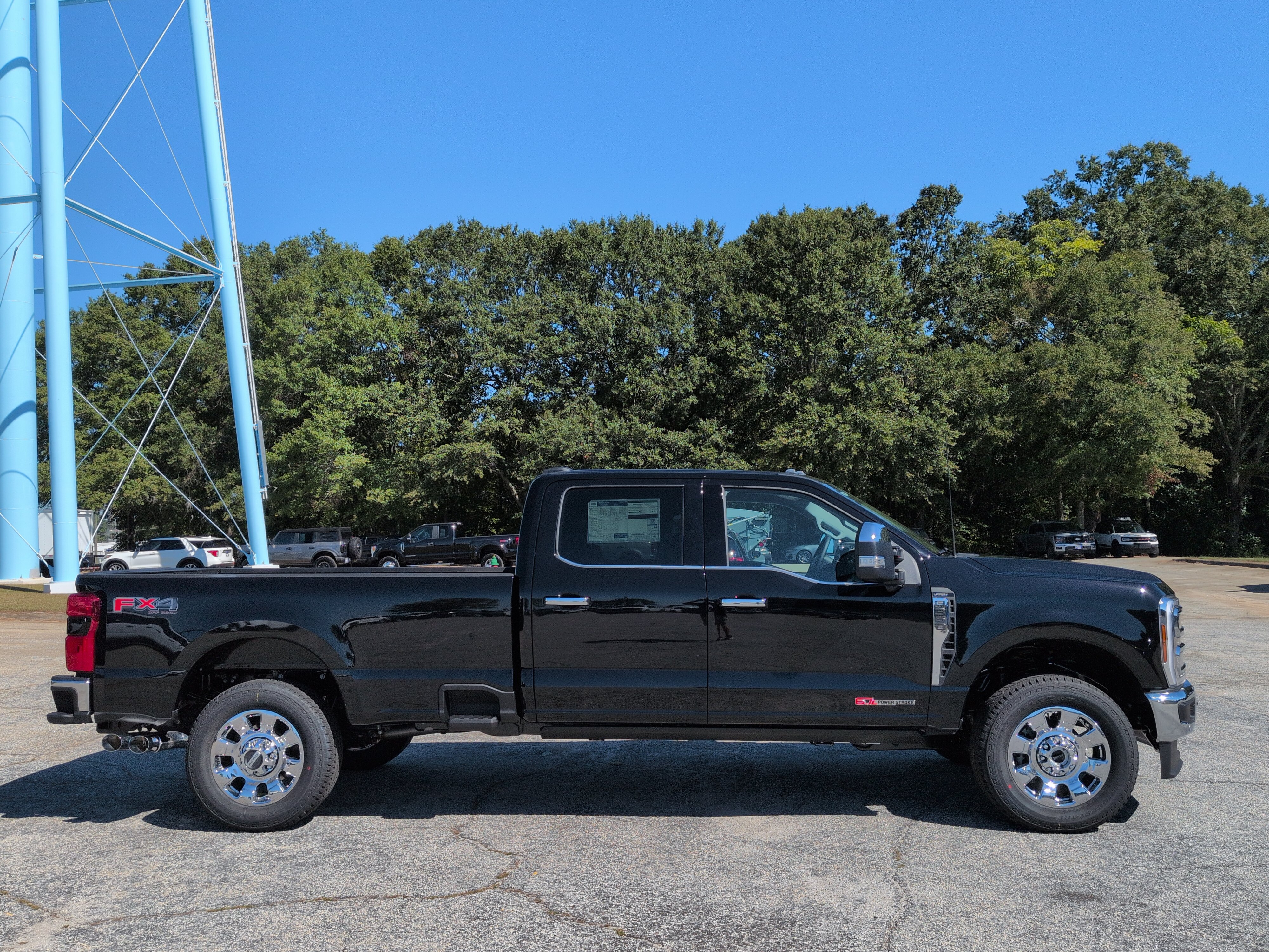 New 2027 Ford Super Duty F-350 SRW LARIAT TRUCK