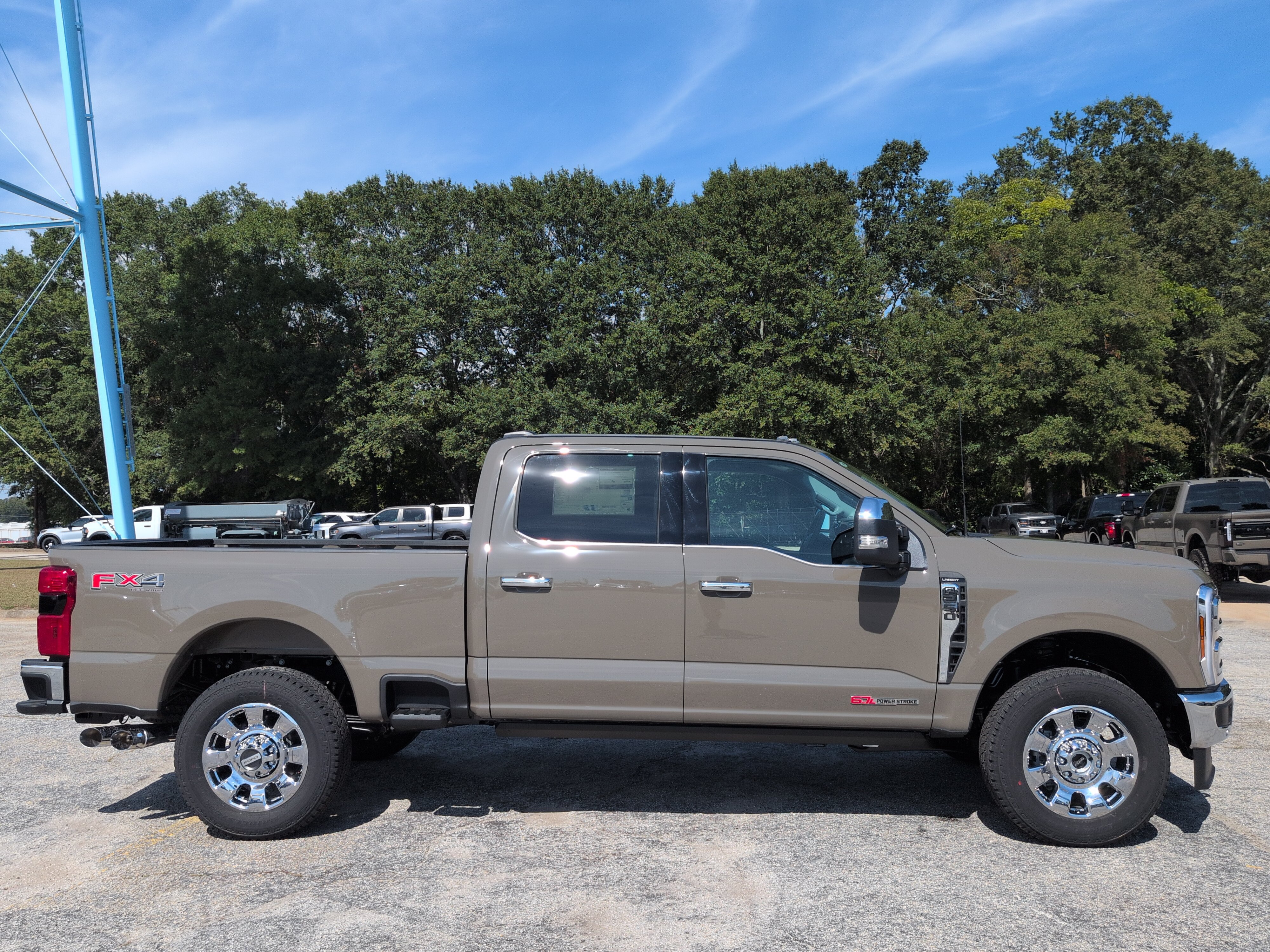 New 2027 Ford Super Duty F-250 SRW LARIAT TRUCK