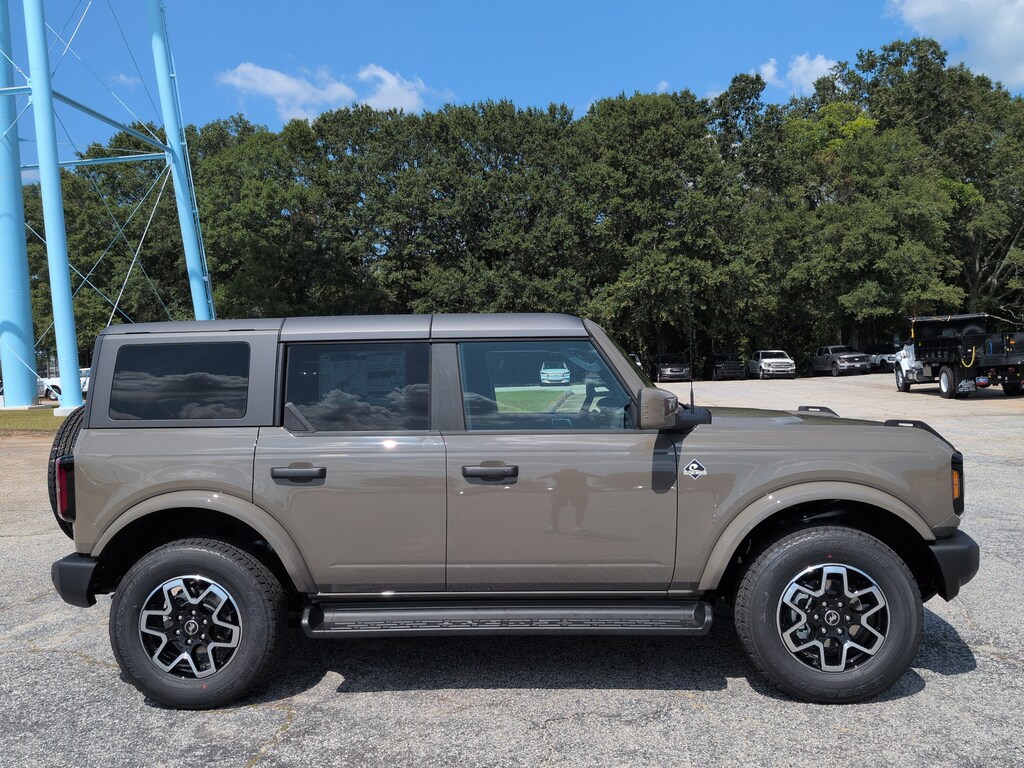 New 2026 Ford Bronco Outer Banks SUV