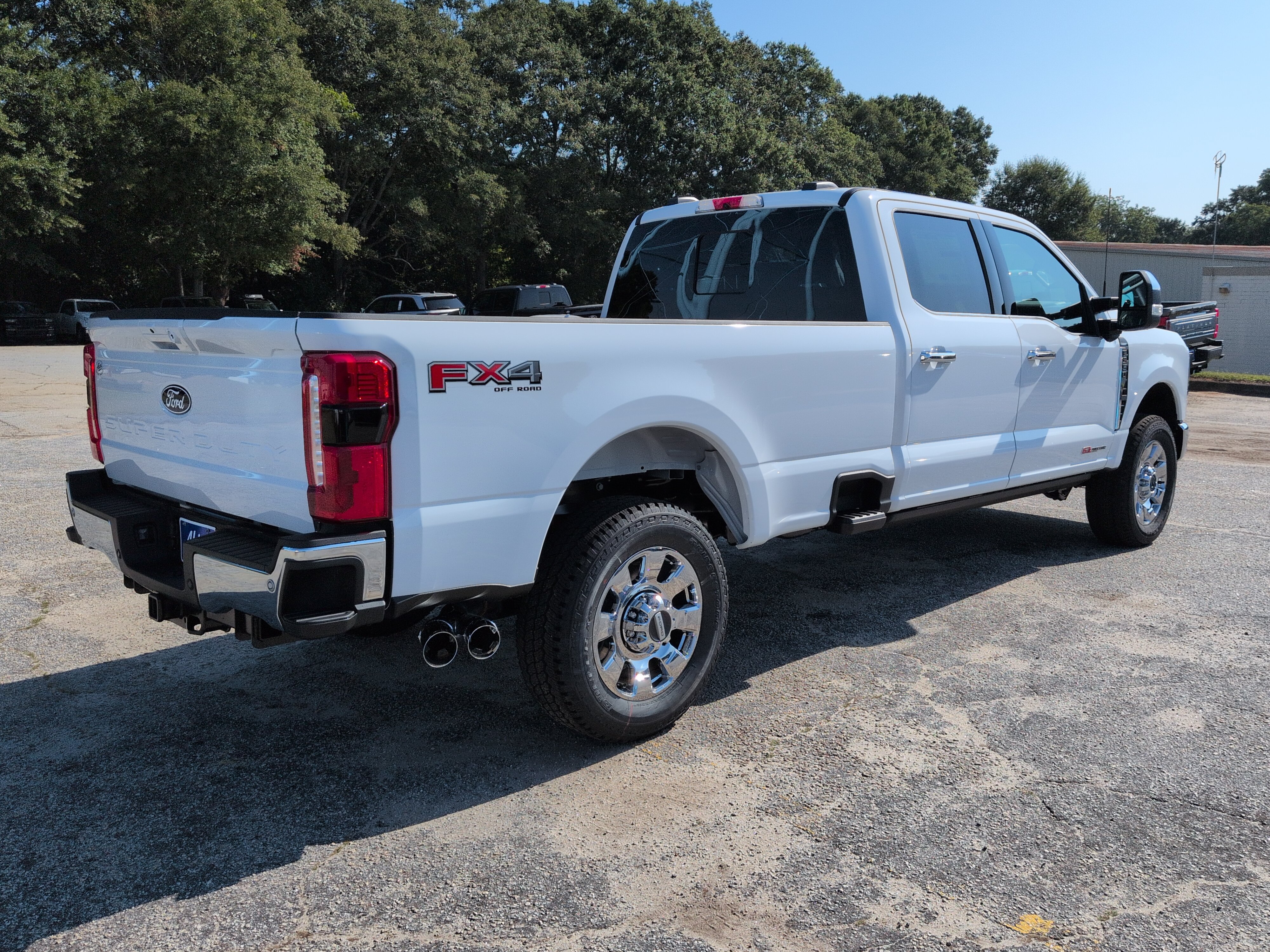 New 2027 Ford Super Duty F-350 SRW LARIAT TRUCK