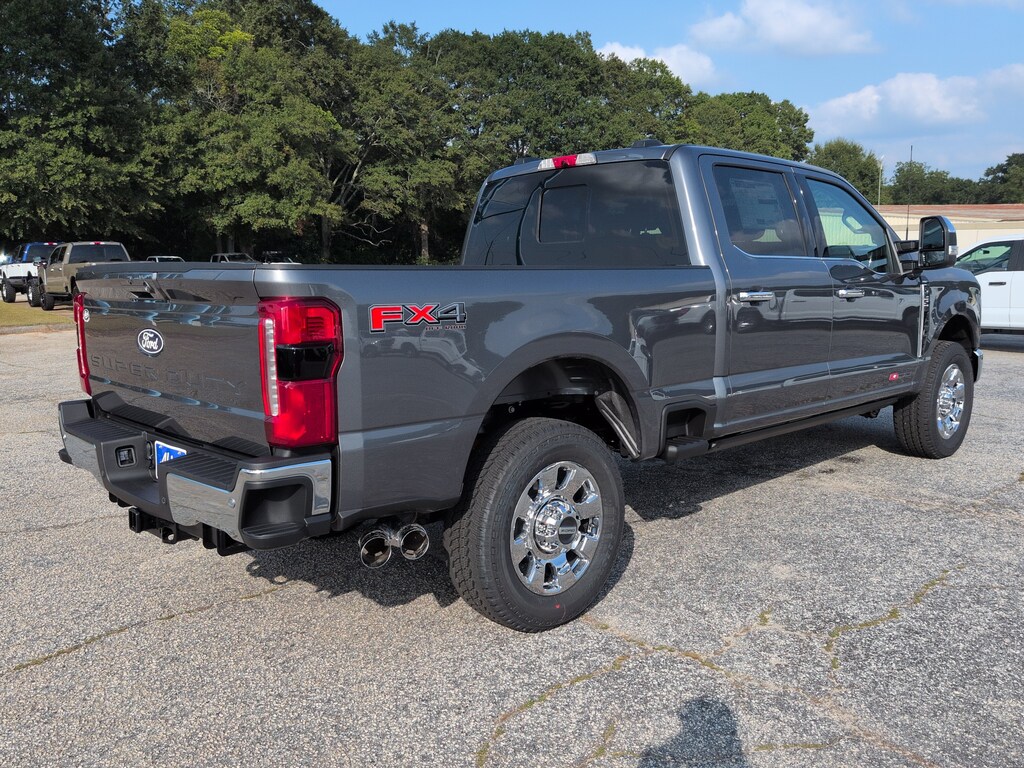 New 2027 Ford Super Duty F-250 SRW LARIAT TRUCK