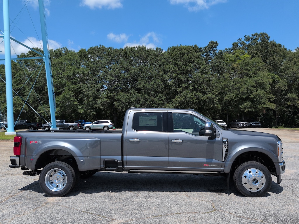 New 2026 Ford Super Duty F-450 DRW Lariat TRUCK