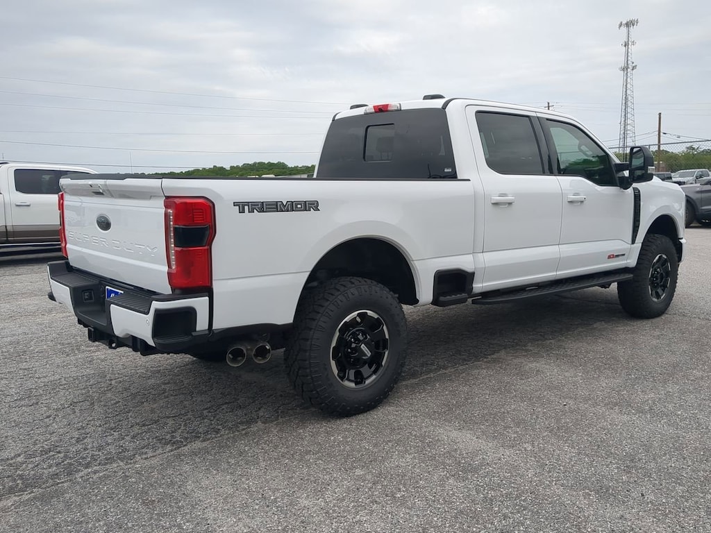New 2026 Ford Super Duty F-250 SRW LARIAT TREMOR TRUCK