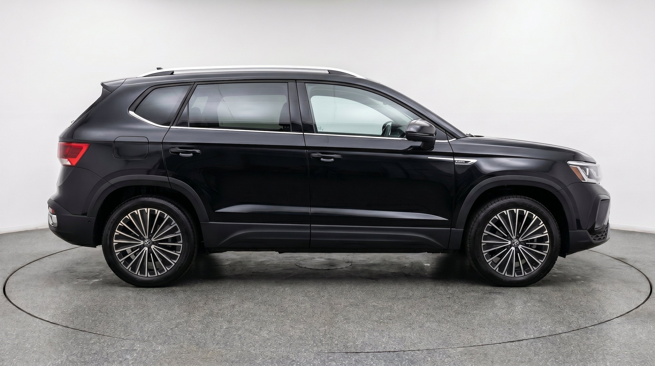 Thumbnail: 2025 Volkswagen Taos - 10