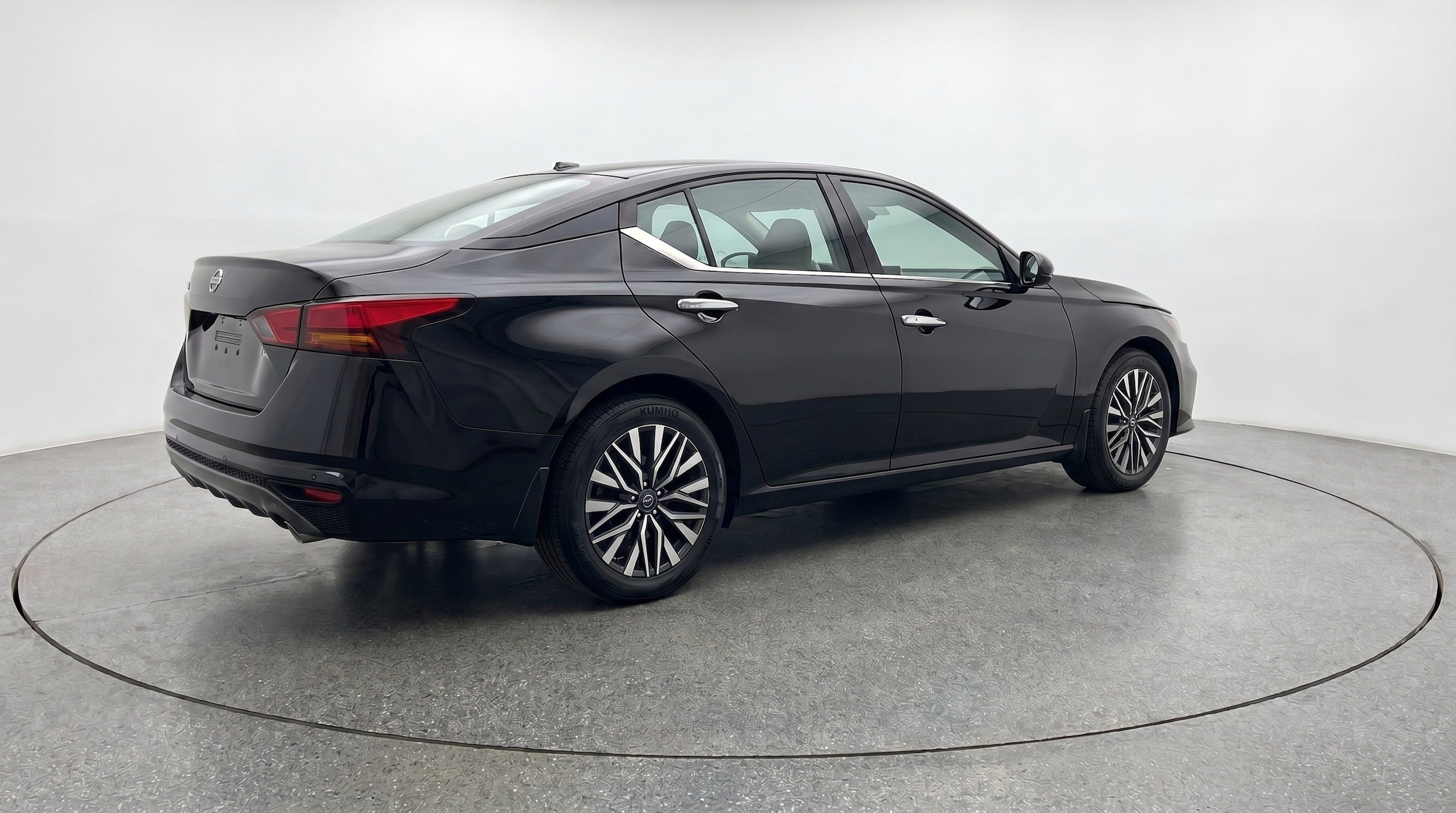 Thumbnail: 2025 Nissan Altima - 9