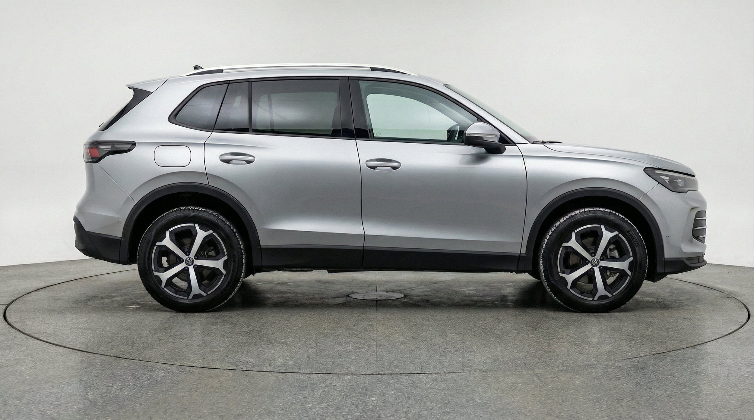 Thumbnail: 2026 Volkswagen Tiguan - 10