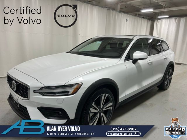 2025 Volvo V60 Cross Country