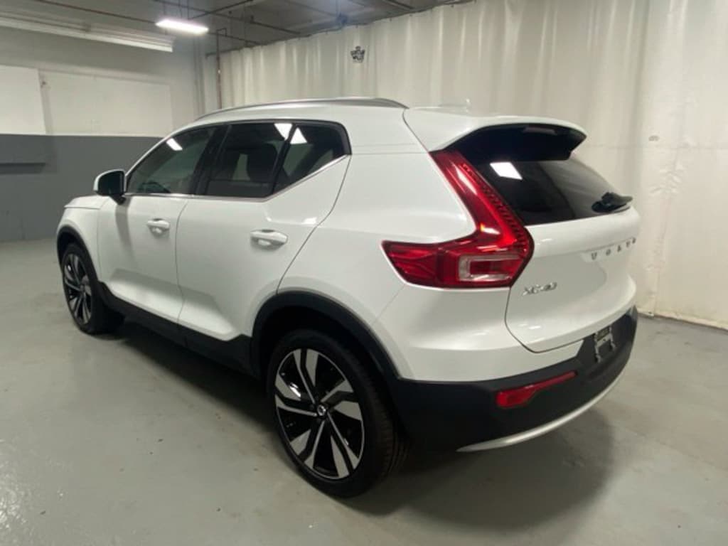 Used 2023 Volvo XC40 B5 Plus Bright Theme SUV