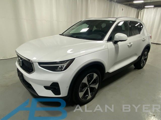2023 Volvo XC40