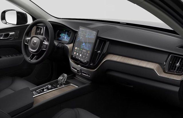 2026 Volvo XC60 Plus - Photo 8