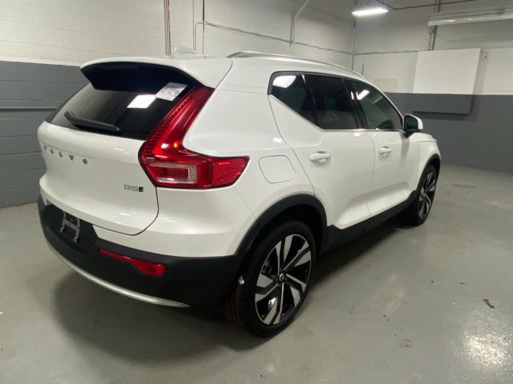 Used 2023 Volvo XC40 B5 Plus Bright Theme SUV