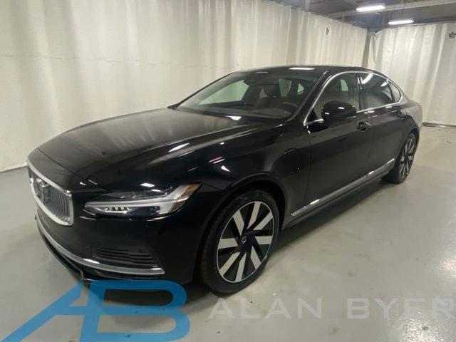  Volvo S90 Plug-In Hybrid