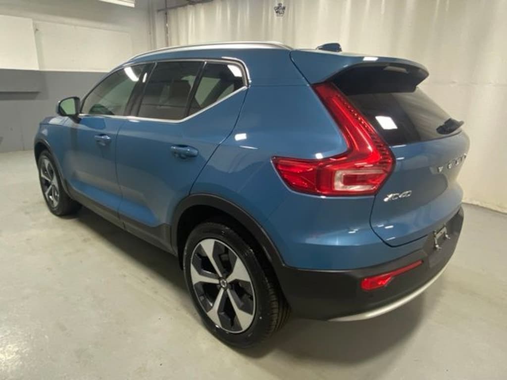 Used 2025 Volvo XC40 B5 Plus Bright Theme SUV