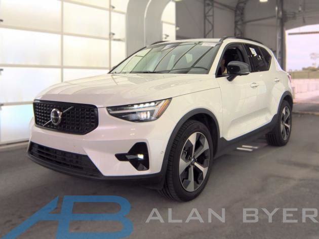 2026 Volvo XC40 Plus