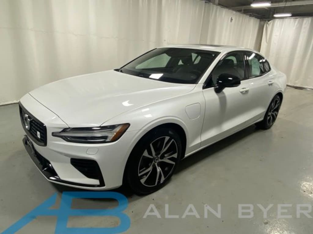 Used 2022 Volvo S60 Recharge Plug-In Hybrid T8 R-Design Sedan