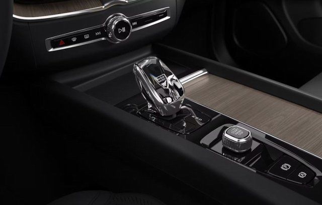 2026 Volvo XC60 Plus - Photo 11