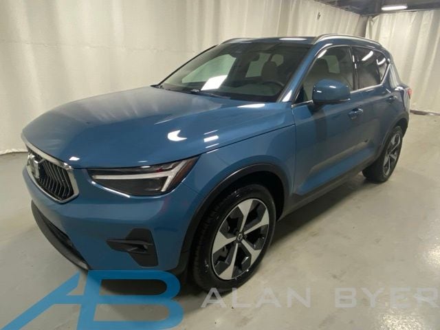 2025 Volvo XC40 Plus