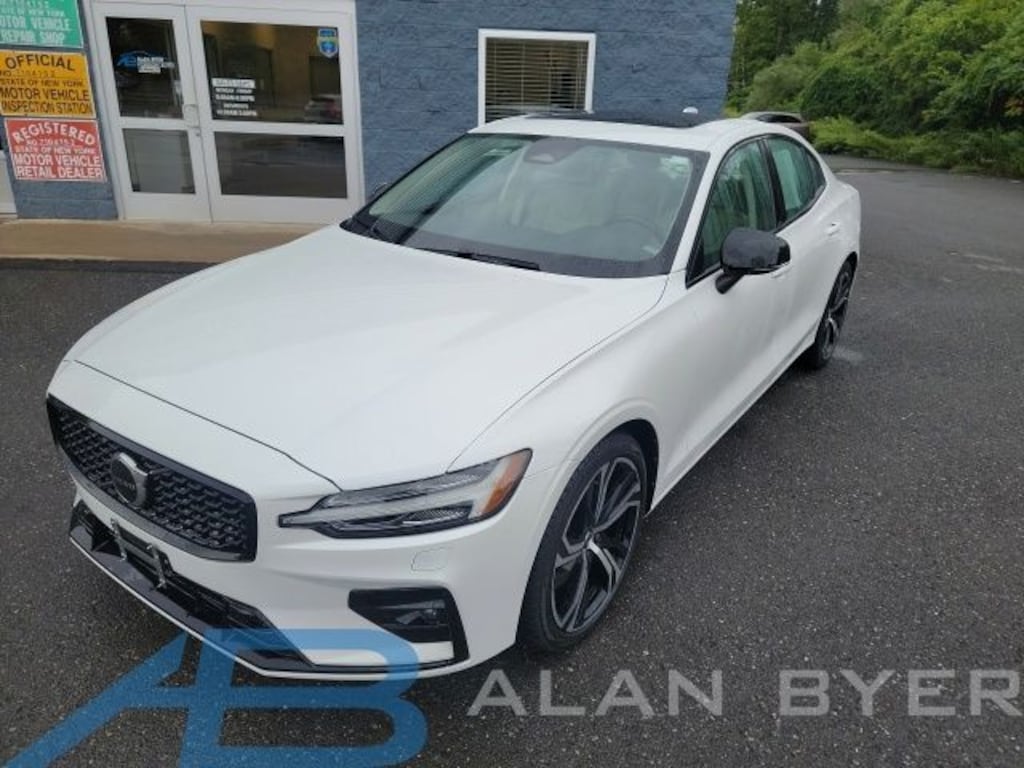 Used 2024 Volvo S60 B5 Core Dark Theme Sedan