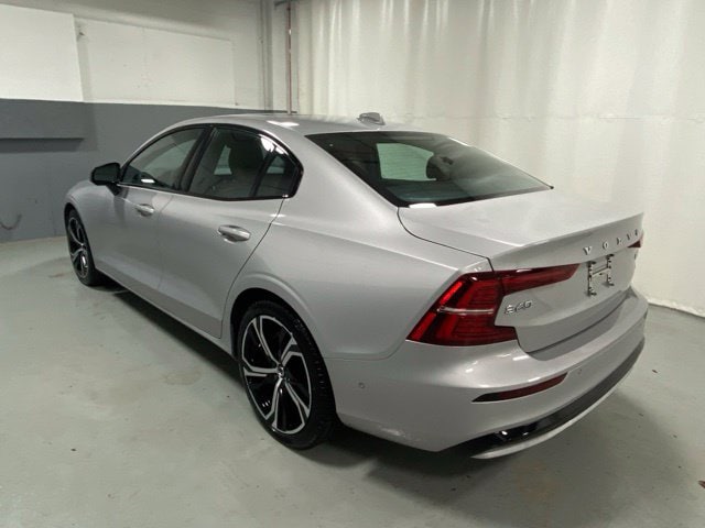 7JRL12TM8RG297352