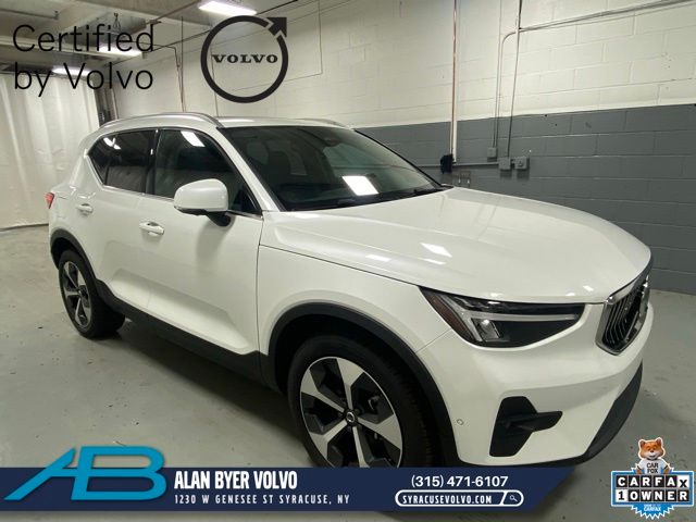 2025 Volvo XC40