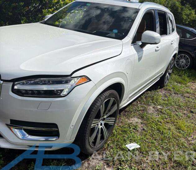  Volvo XC90 Plug-In Hybrid
