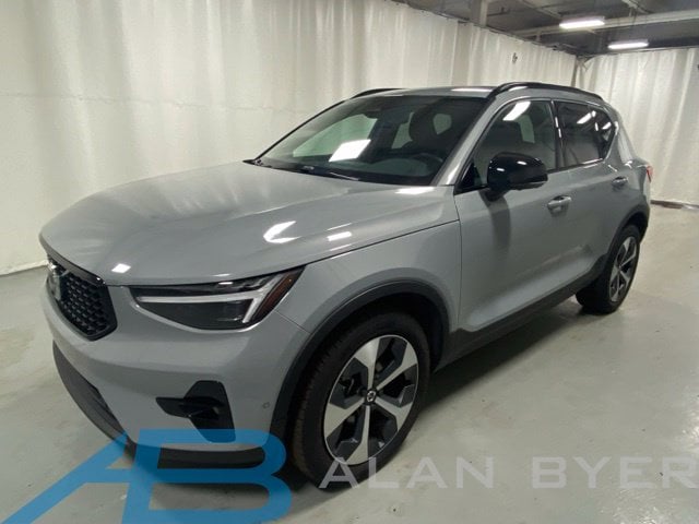 2026 Volvo XC40 Plus