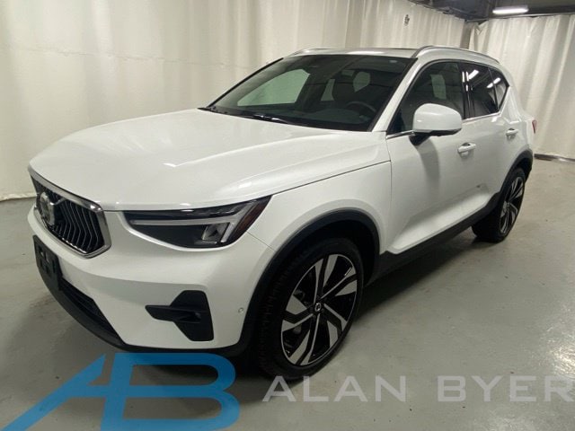 2023 Volvo XC40 Plus