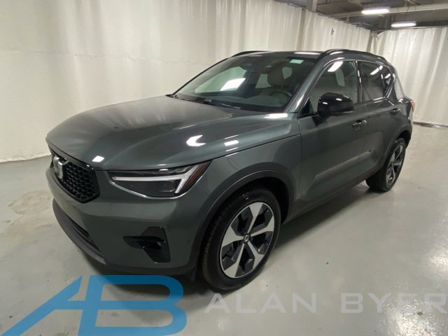 Used 2026 Volvo XC40 B5 Plus SUV