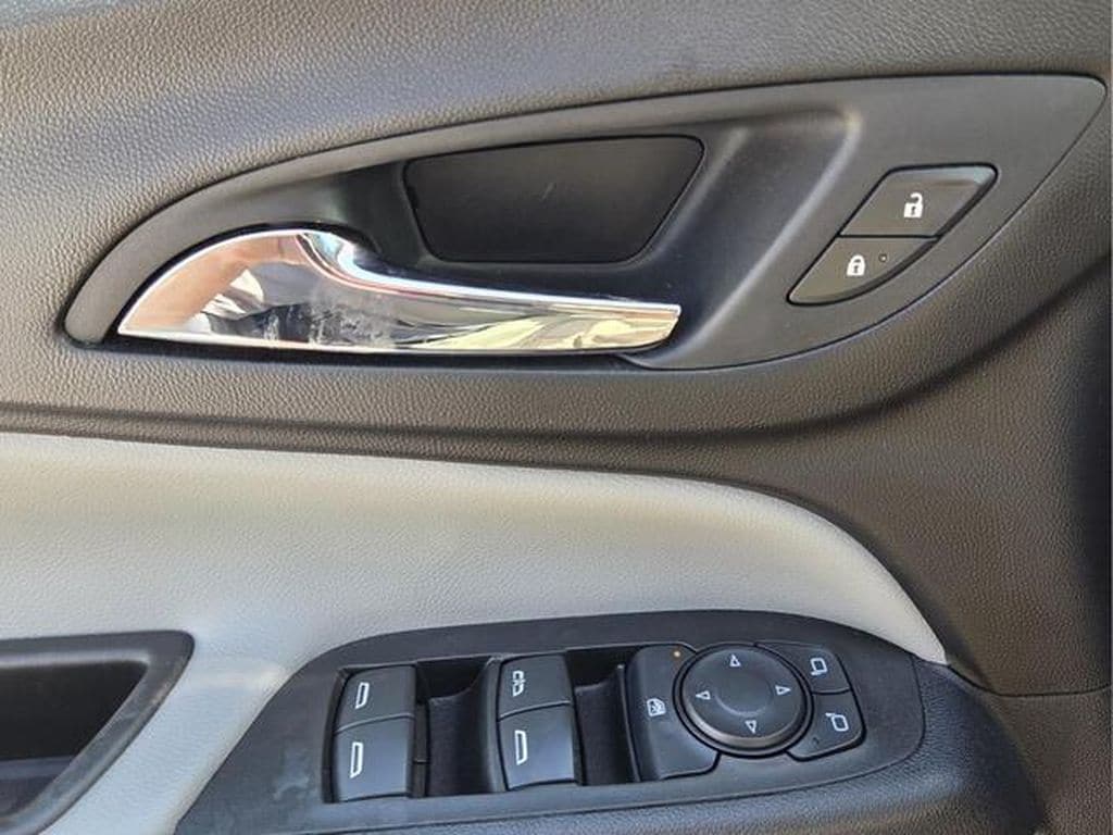 2021 Chevrolet Equinox LT - Photo 23