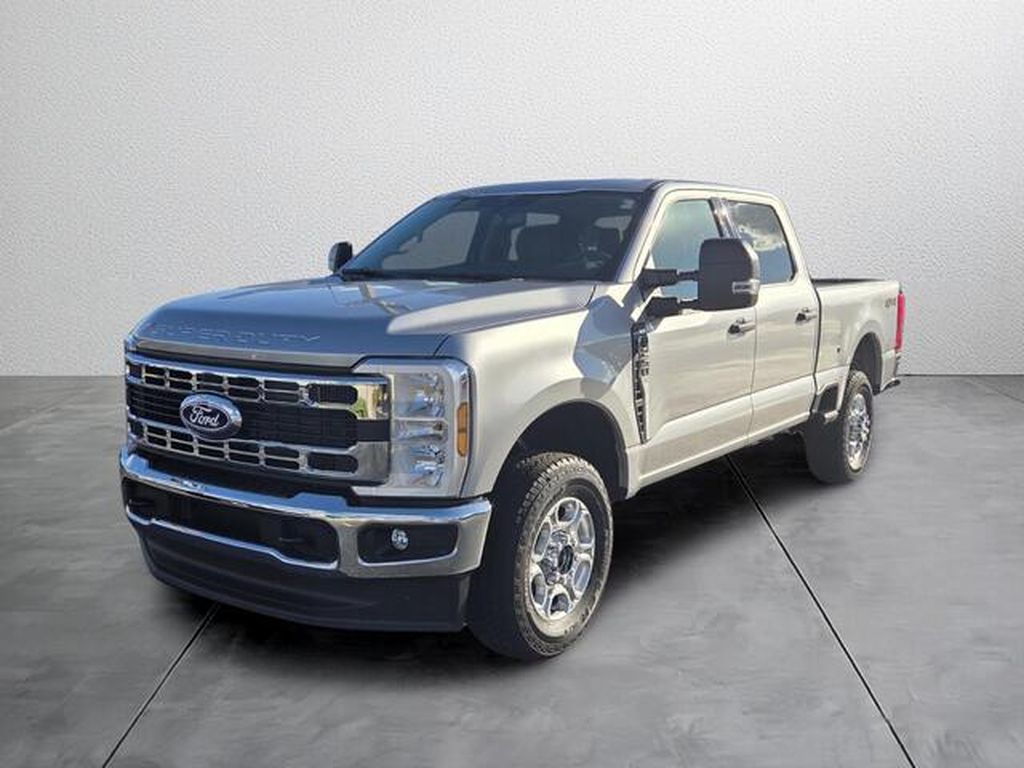 2027 Ford F-250 XLT Truck Crew Cab