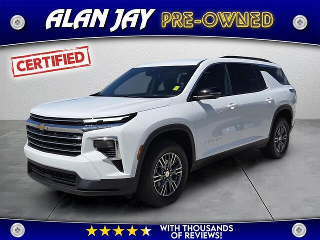 Used 2025 Chevrolet Traverse LT SUV