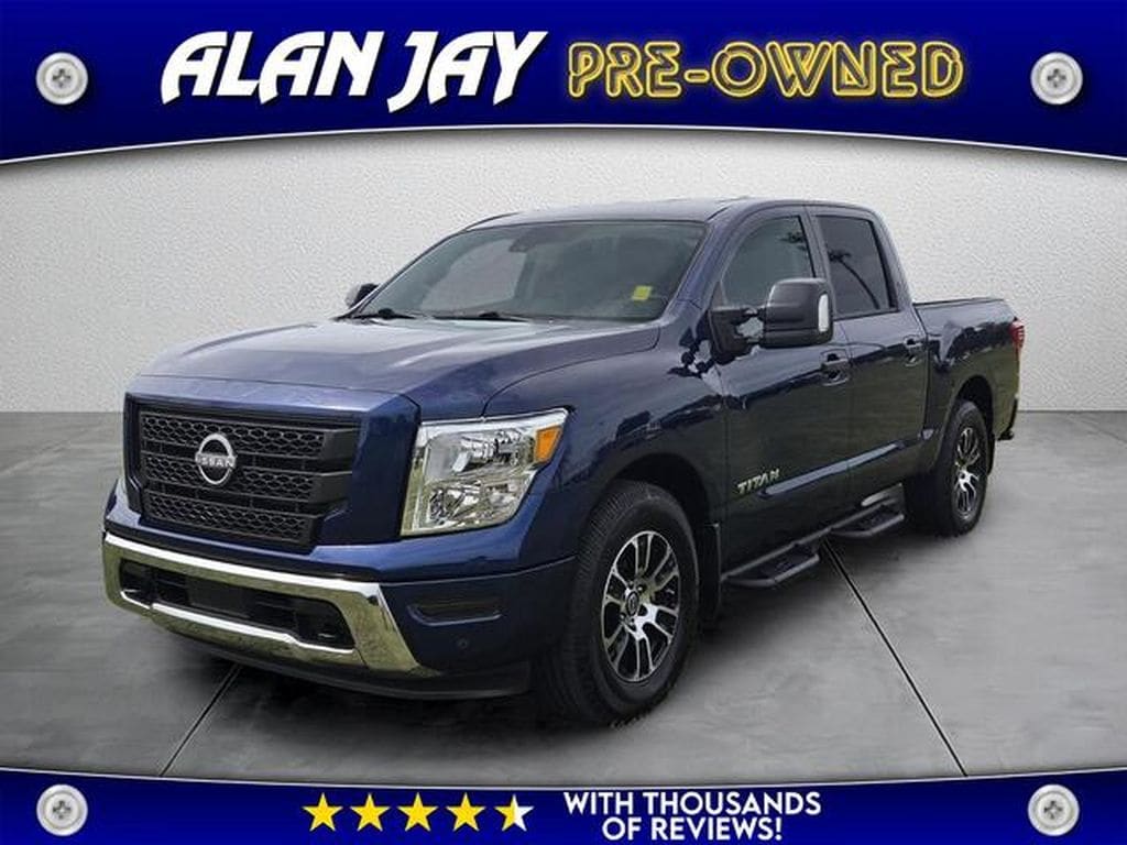 2023 Nissan Titan SV