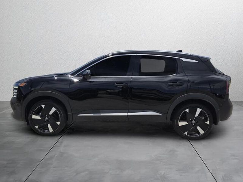 Used 2025 Nissan Kicks SR SUV