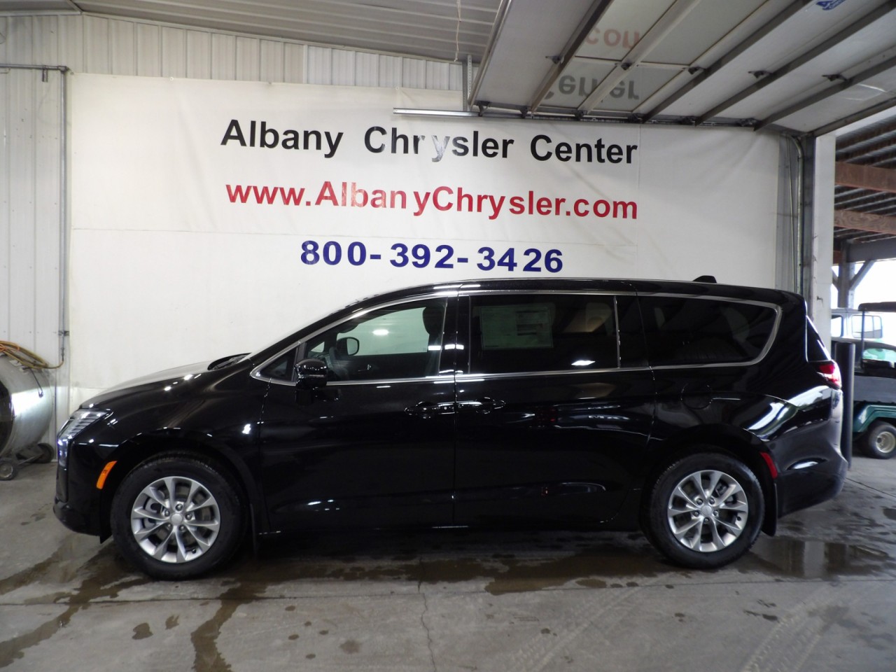 2027 Chrysler Pacifica Select
