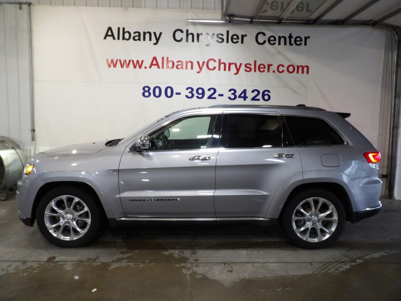 2020 Jeep Grand Cherokee Summit