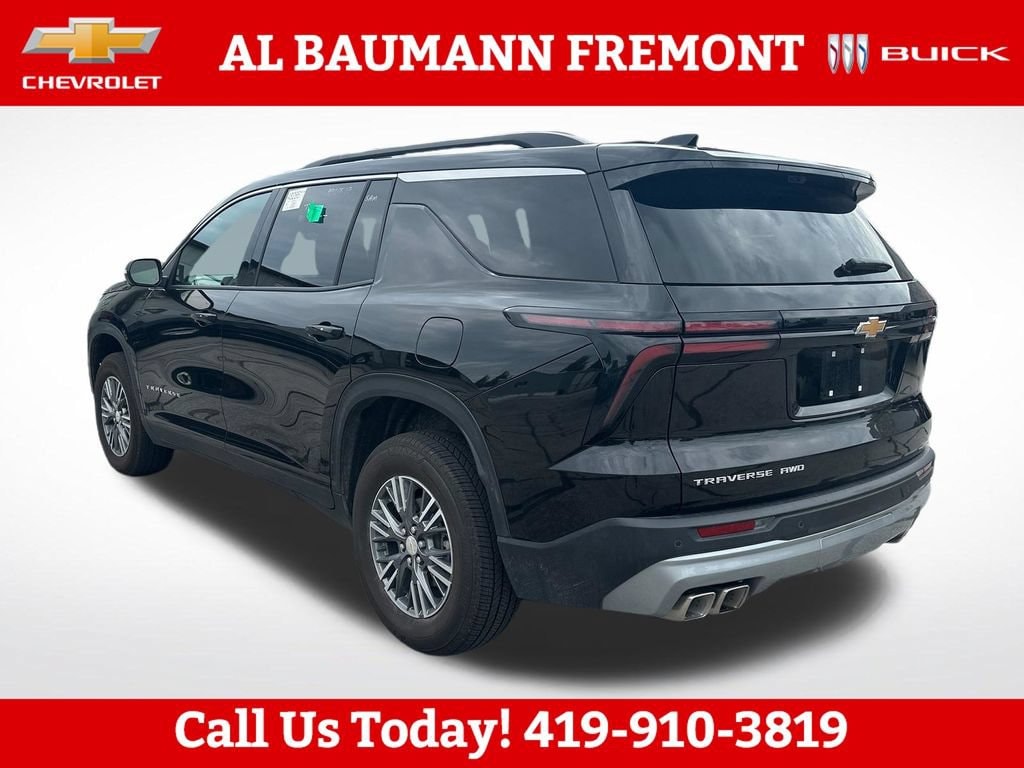 Used 2026 Chevrolet Traverse LT SUV