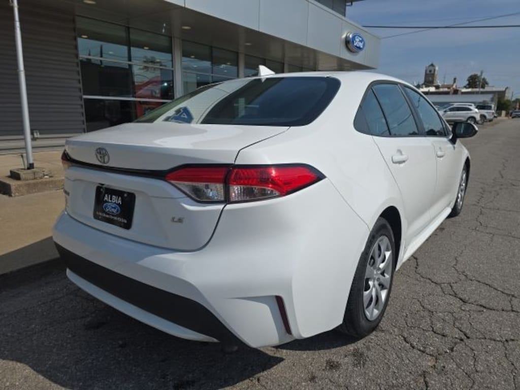 Used 2021 Toyota Corolla LE Sedan