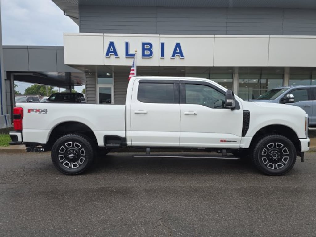 New 2026 Ford Super Duty F-250 SRW Platinum Truck Crew Cab